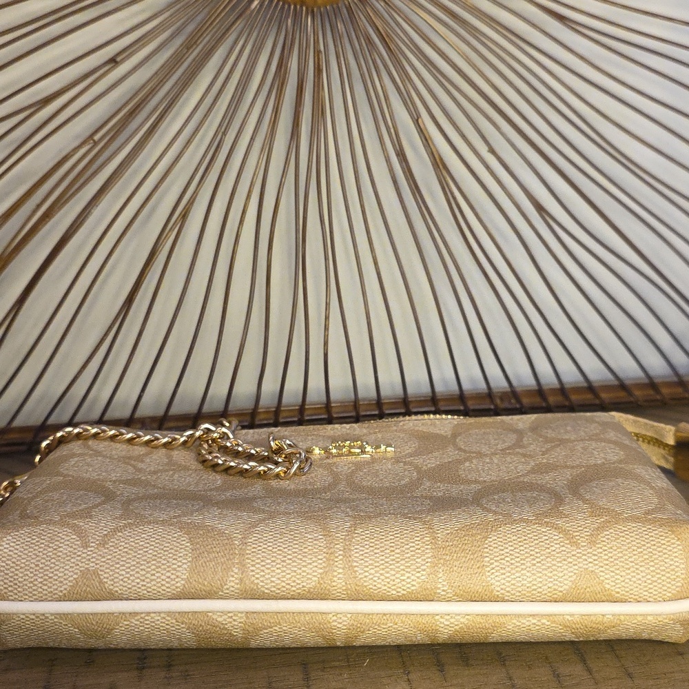 Coach Clutch With Coach Gold Toned Metal Strap Excellent - Picture 6 of 6